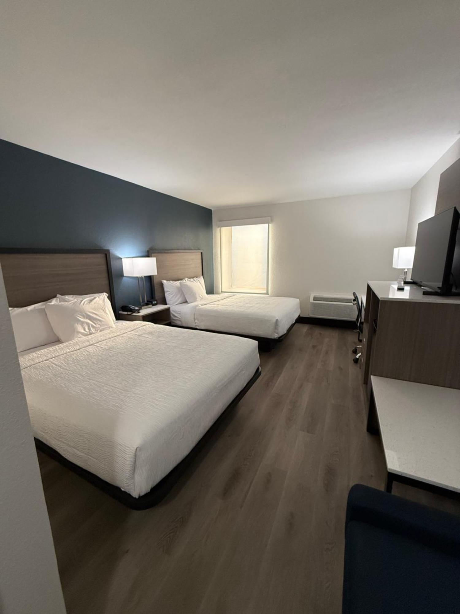 Baymont By Wyndham Batavia - Darien Lake Exterior photo
