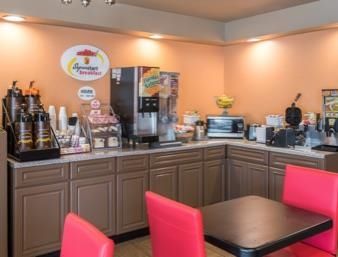 Baymont By Wyndham Batavia - Darien Lake Restaurant photo